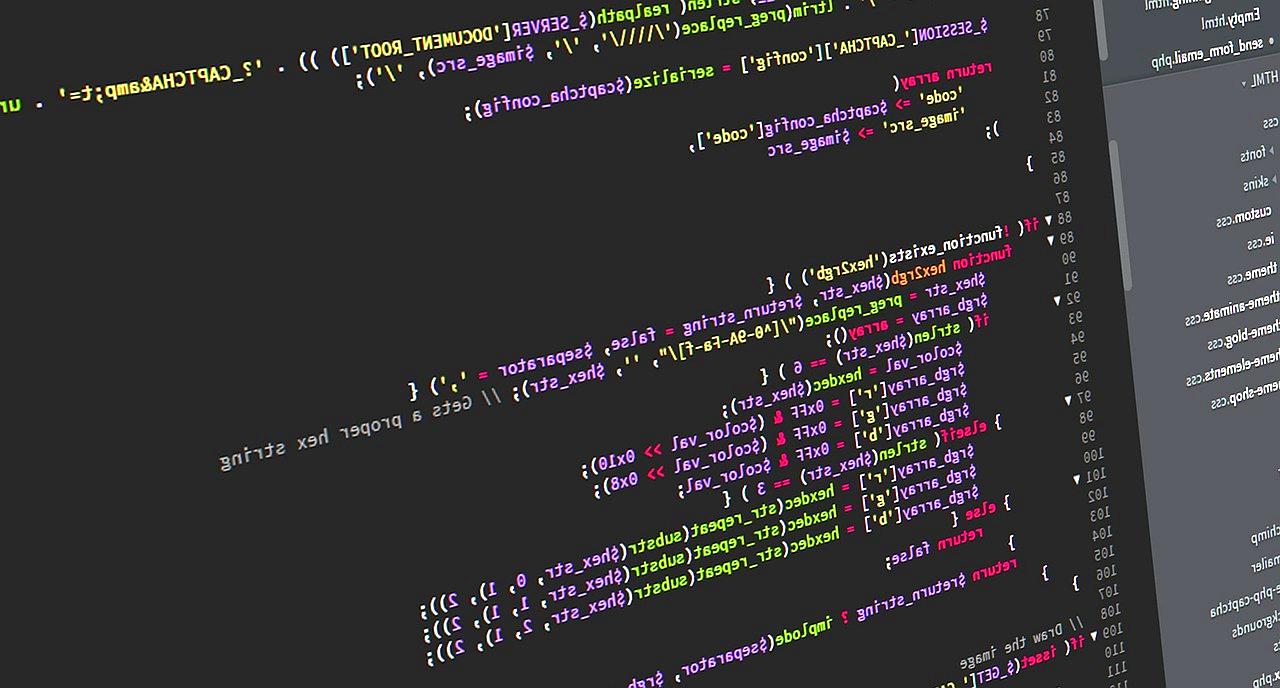 PHP8以降のモダン機能と開発改善を示す技術イメージ