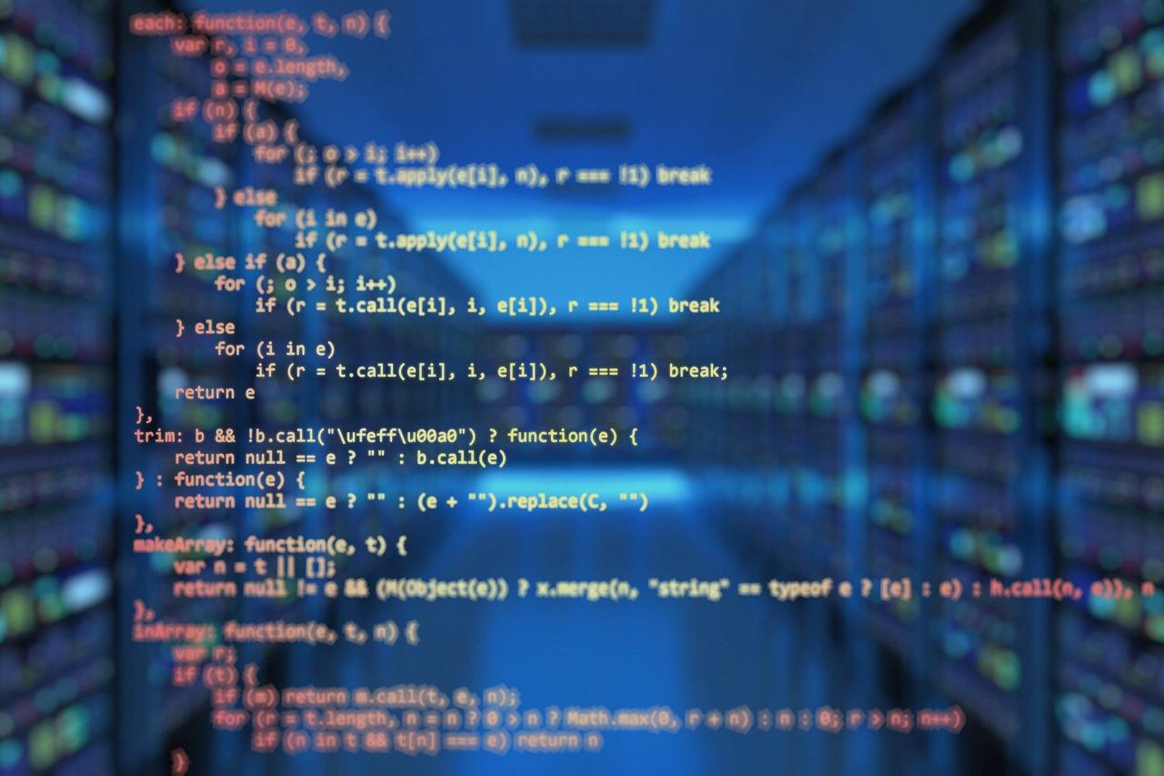 JavaとKotlinの違いと互換性を比較するイメージ図