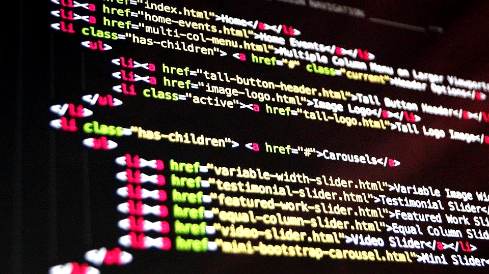 チーム開発におけるPythonとTypeScriptの開発効率比較の図