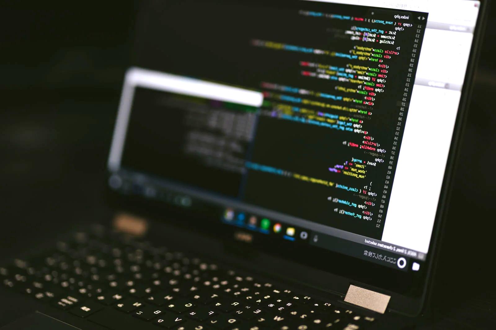 WordPressでも高単価案件が存在する現実を示す比較イメージ