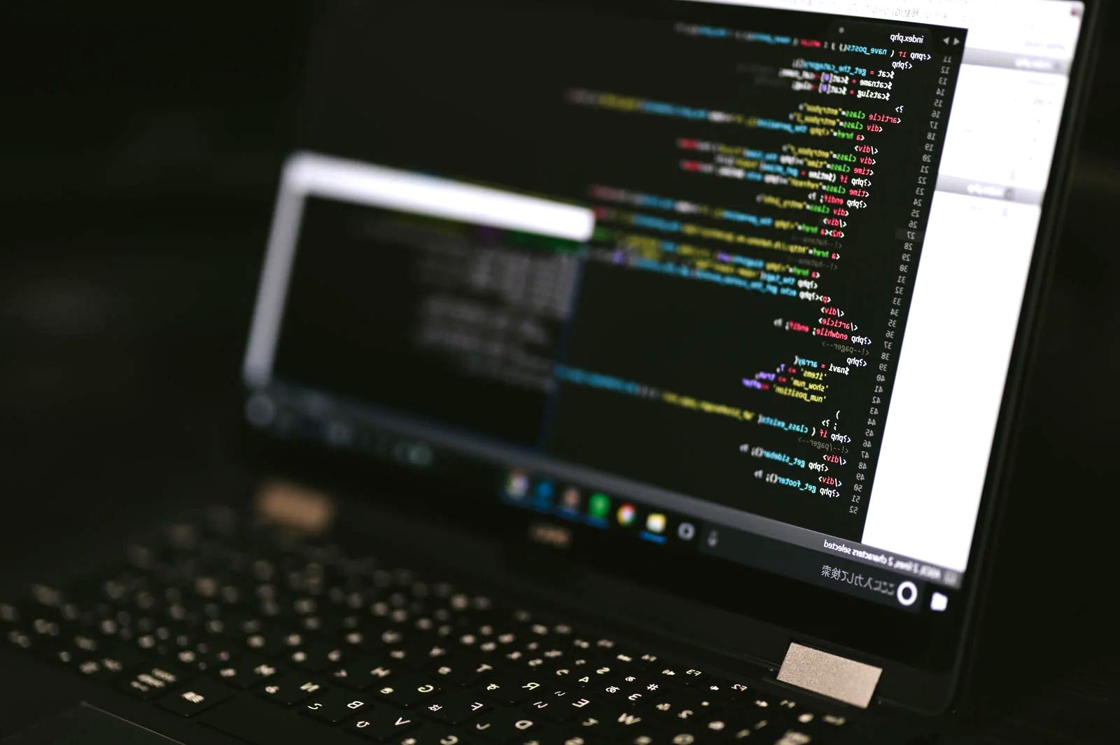 WordPressとLaravelの違いをSEO視点で比較する基本解説のイメージ