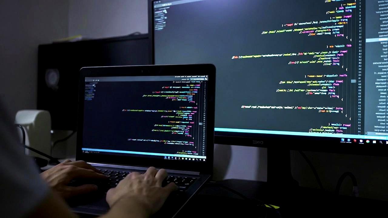 VSCodeやCursorで補完しながらPythonを書く開発画面のイメージ