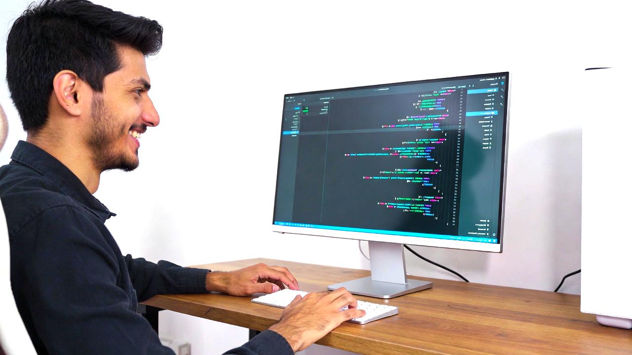 Vim、VSCode、Emacs、Cursorの特徴を比較する開発環境のイメージ