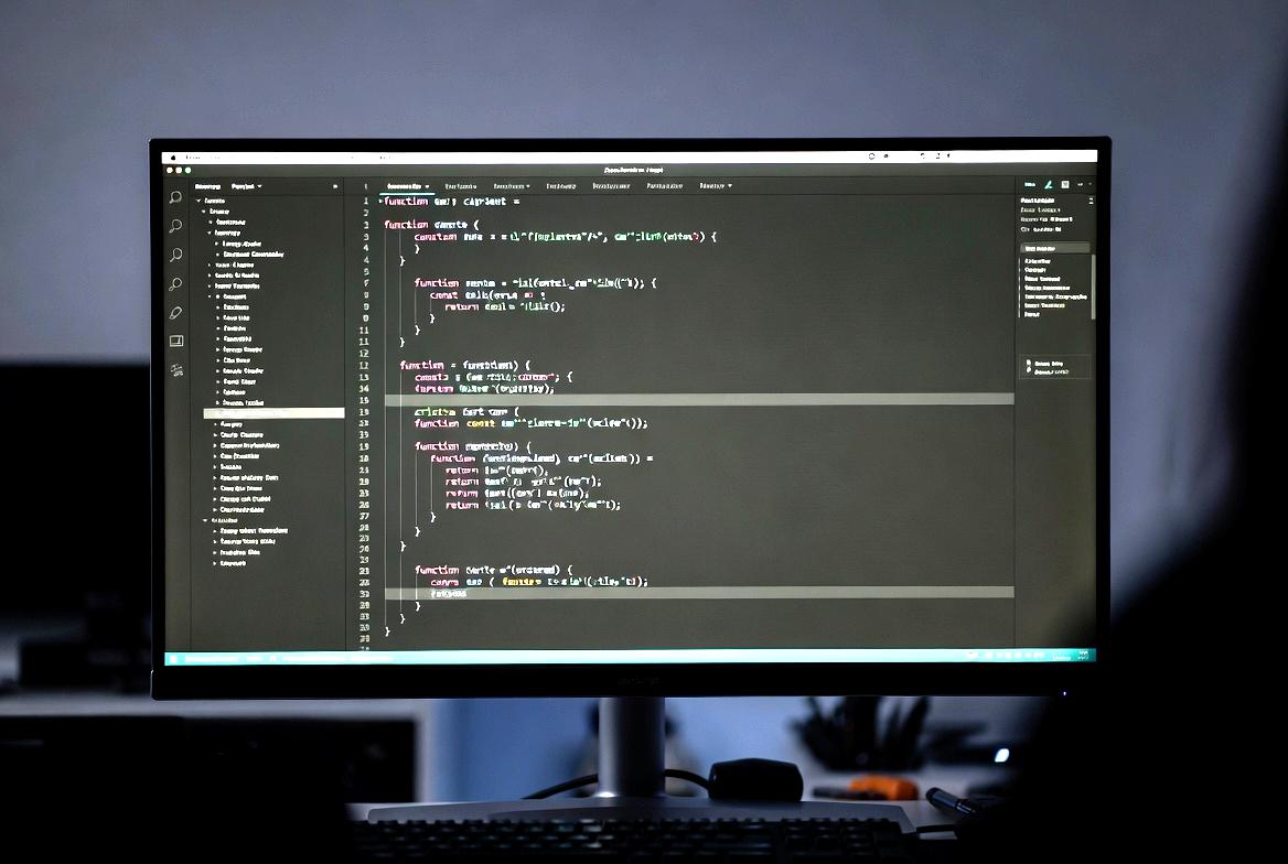 大規模開発でのTypeScriptの優位性を解説する見出しイメージ