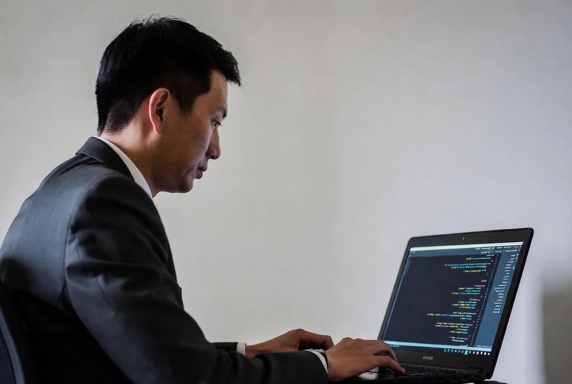 Pythonの設計思想と標準ライブラリの価値をまとめた概念的な図