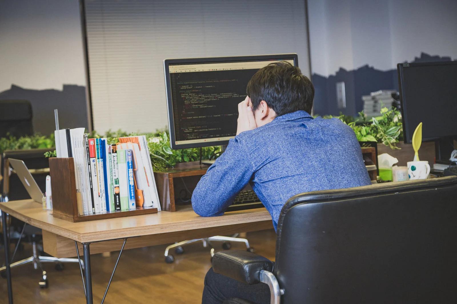 JVMの内部処理とパフォーマンス最適化を表す抽象的技術構造