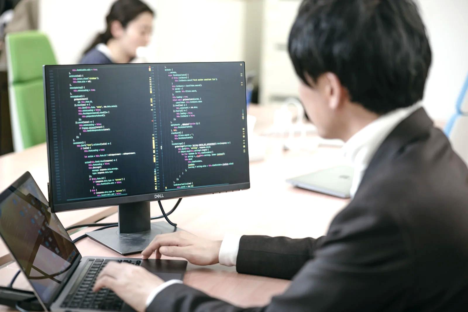 型安全性を強調するRustの型システムのイメージ