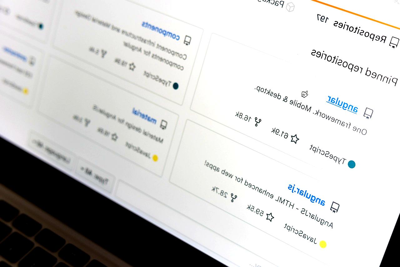 KotlinとJavaを比較しながらサーバーサイドでの特徴を解説するイメージ