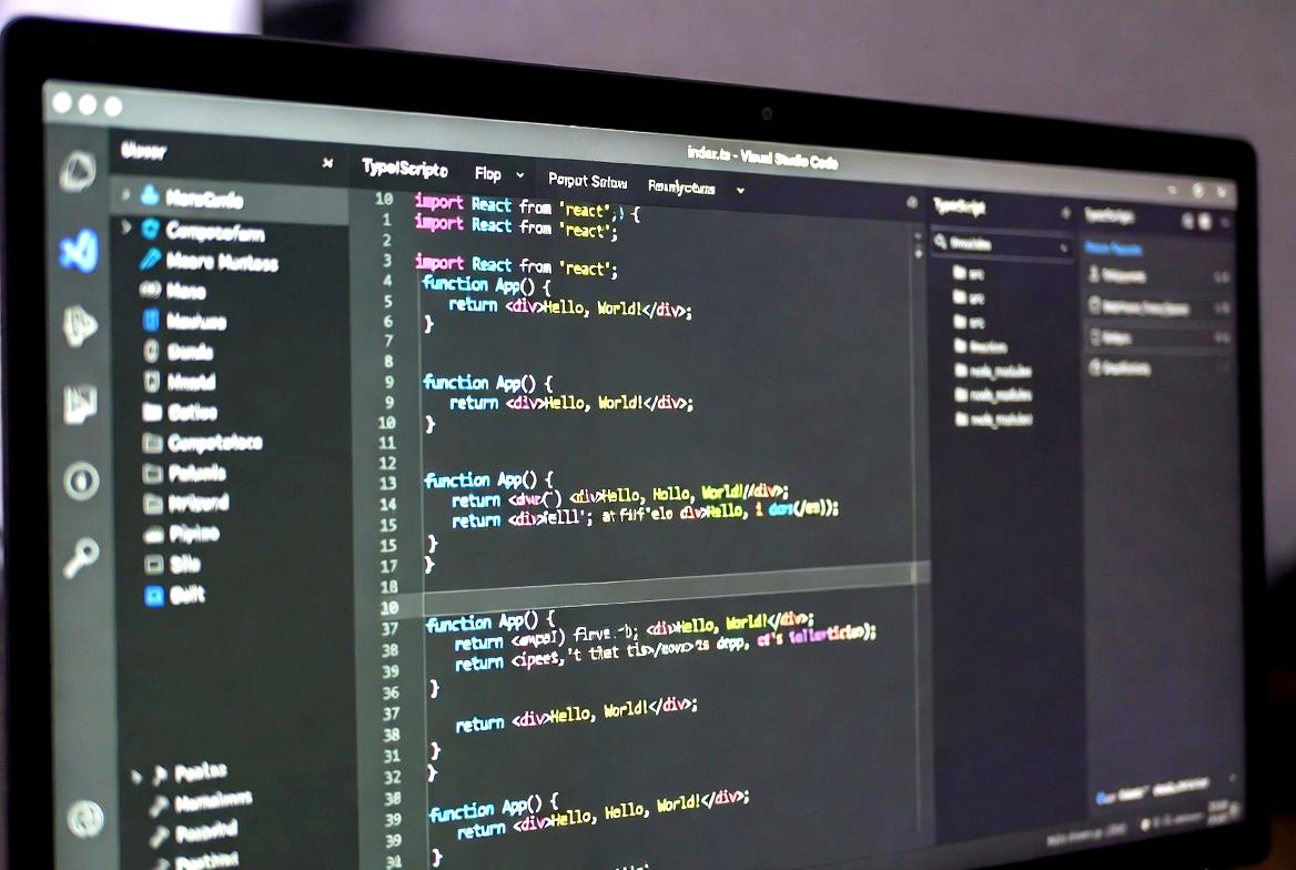 TypeScriptで書かれたPlaywrightテストコードの開発画面