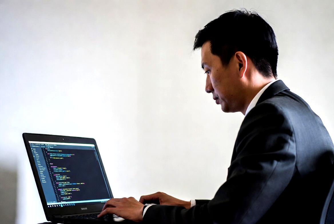 AIアプリケーションとSQLiteを連携するイメージ