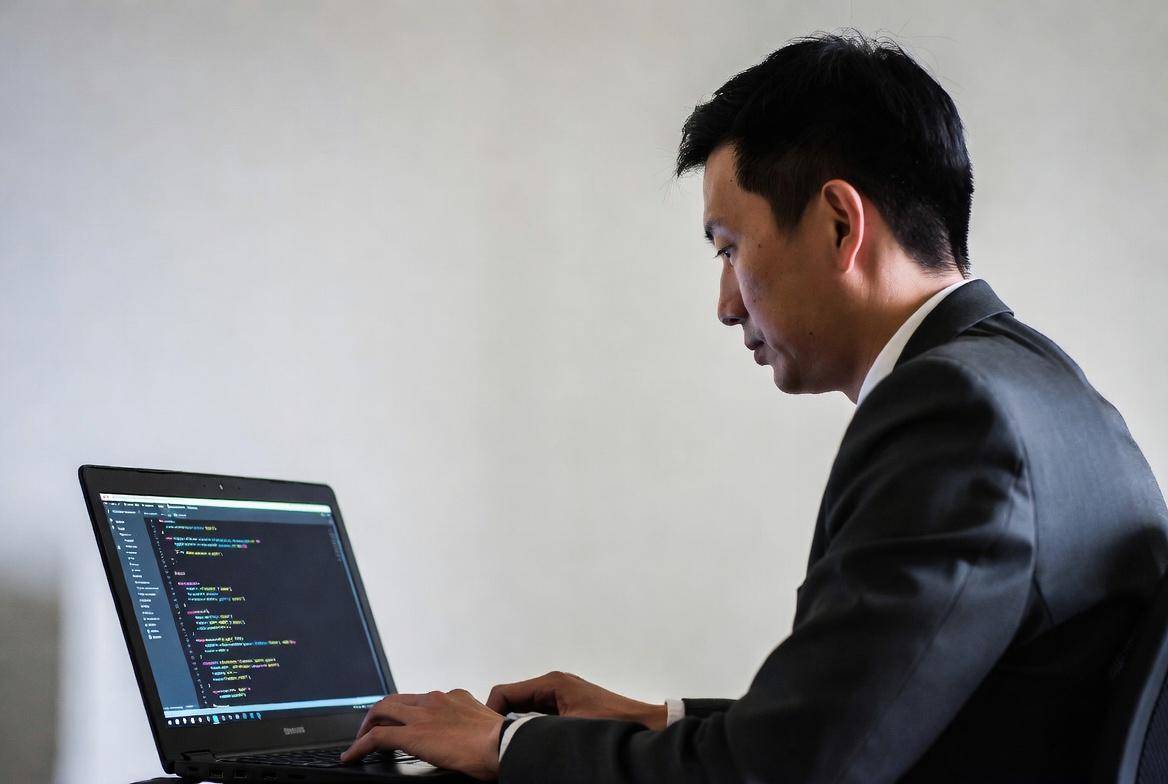 logger.exceptionを使ってPythonの例外ログを出力するコードイメージ