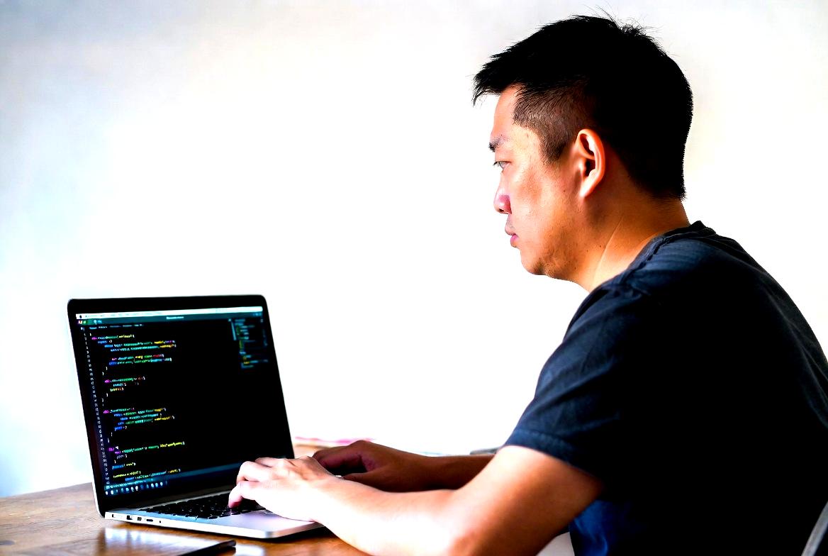 Pythonスクレイピングの処理限界とGILによるボトルネックを示す概念図