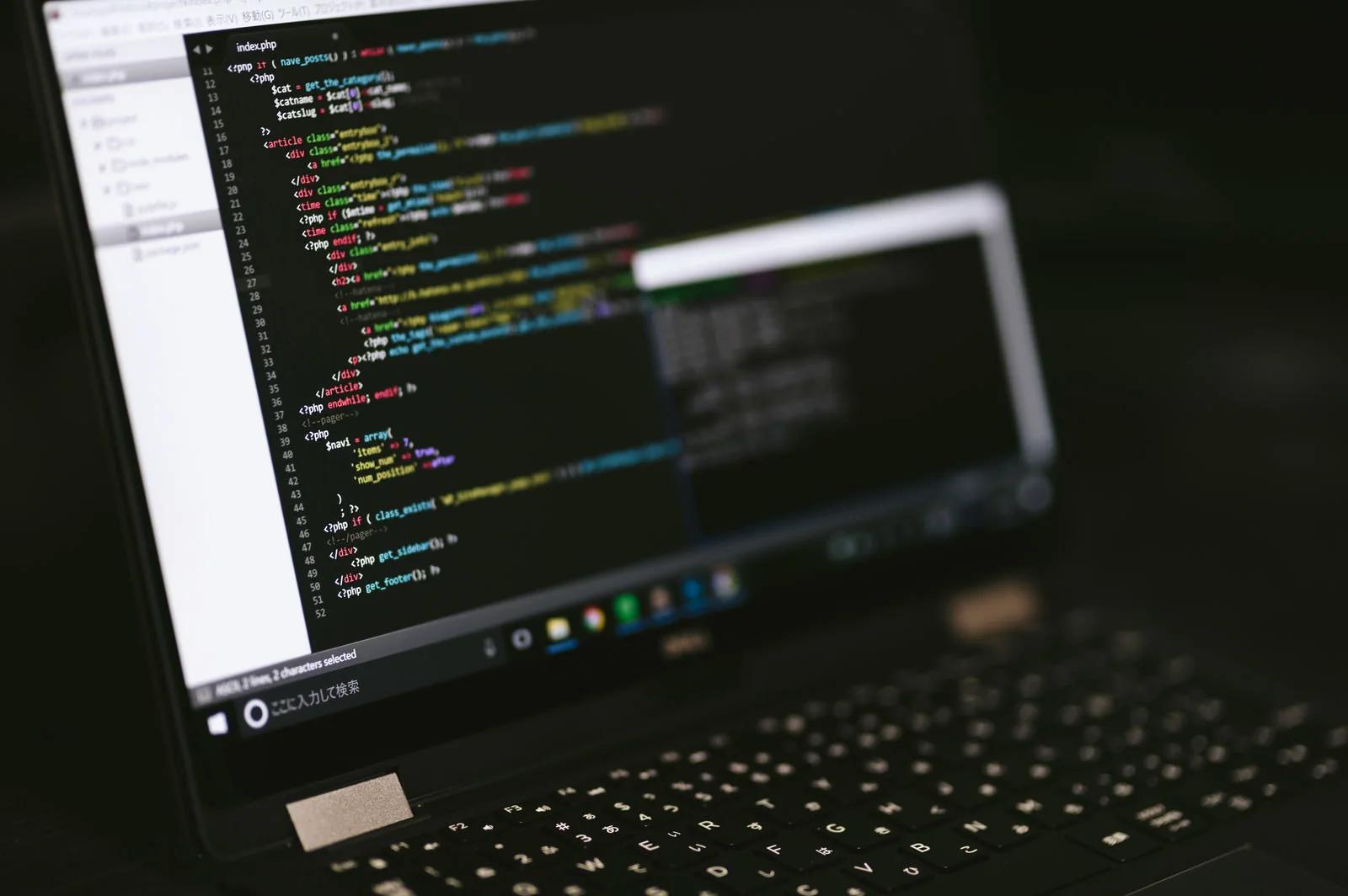 LaravelとPHP市場の需要構造と開発現場の実態