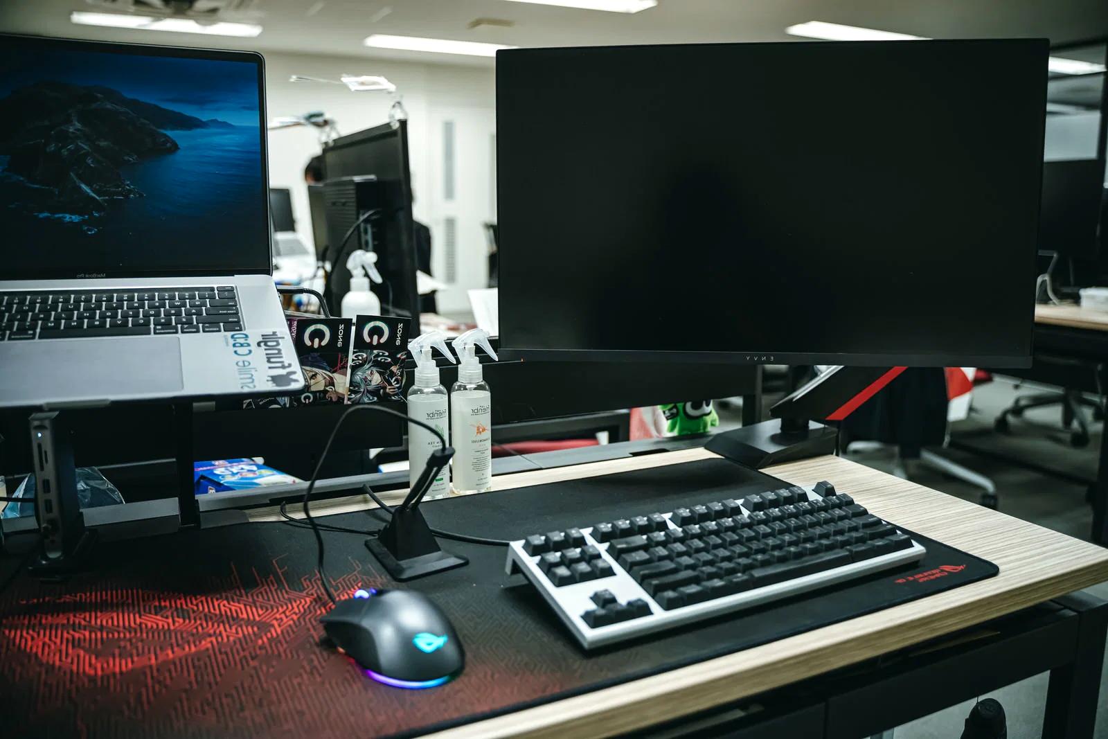 思考モデルの変化を示すステップ図とコード抽象イメージ