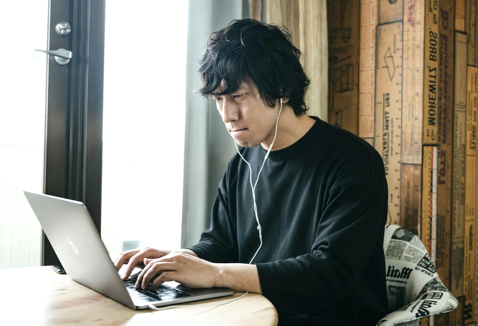 Haskellの静的型付けと関数型設計がバグ削減に貢献する概念図