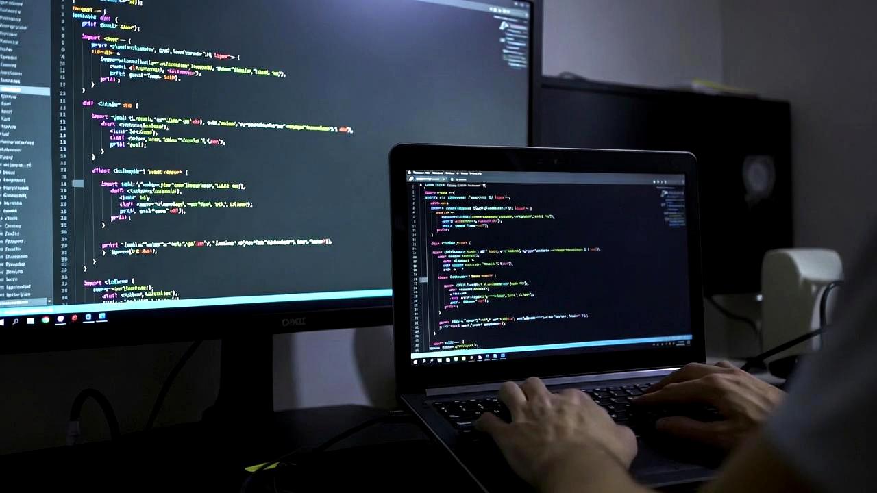 VSCodeとVimの比較を通じたエディタ選択の考察