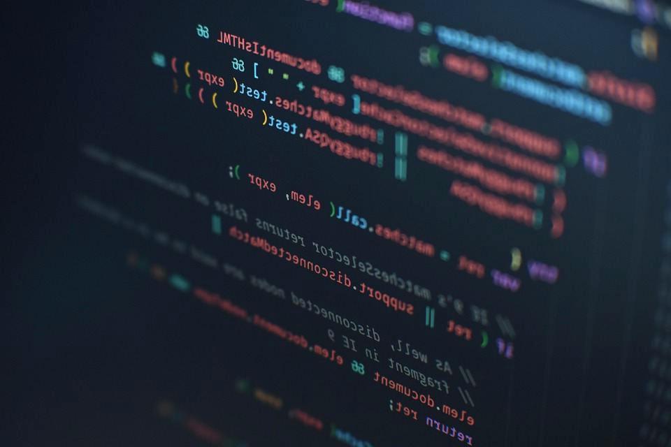 validator.ValidationErrorsを型アサーションしフィールド別エラーに変換するラッパー関数の構造