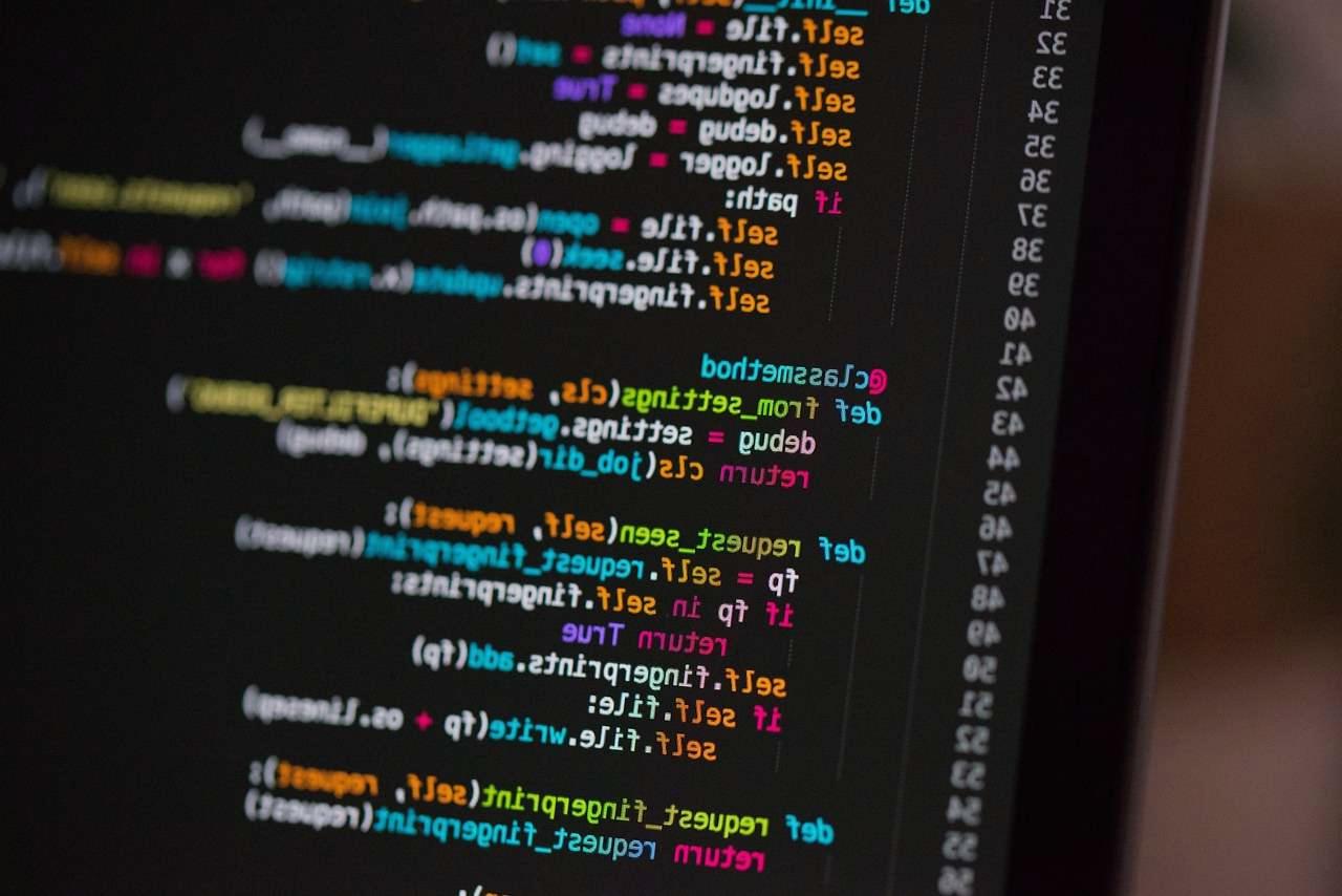 PythonとLispの特徴を比較するプログラミング環境のイメージ