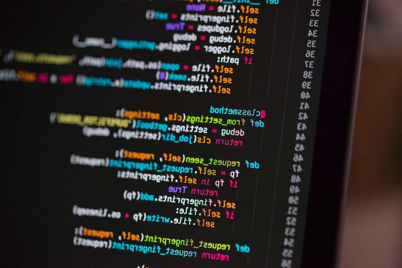 保守しやすいPython設計の原則を整理した実践的なイメージ