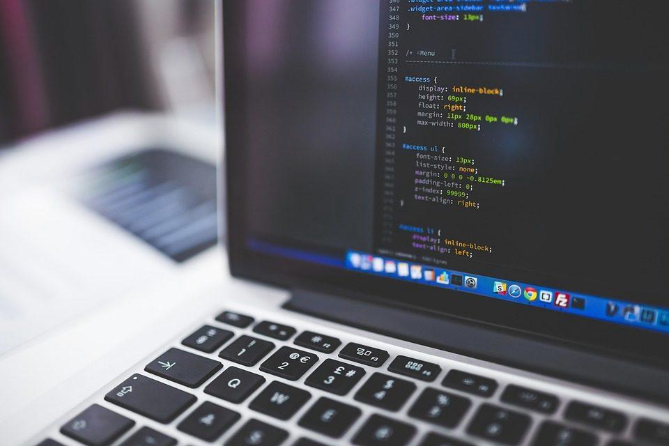 Goによる堅牢なロガー設計と開発環境のイメージ