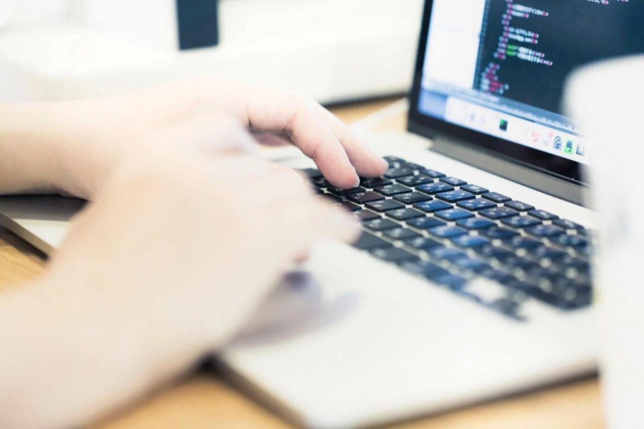 Xcode上でCocoaフレームワークを用いたUI構築を行う開発者画面