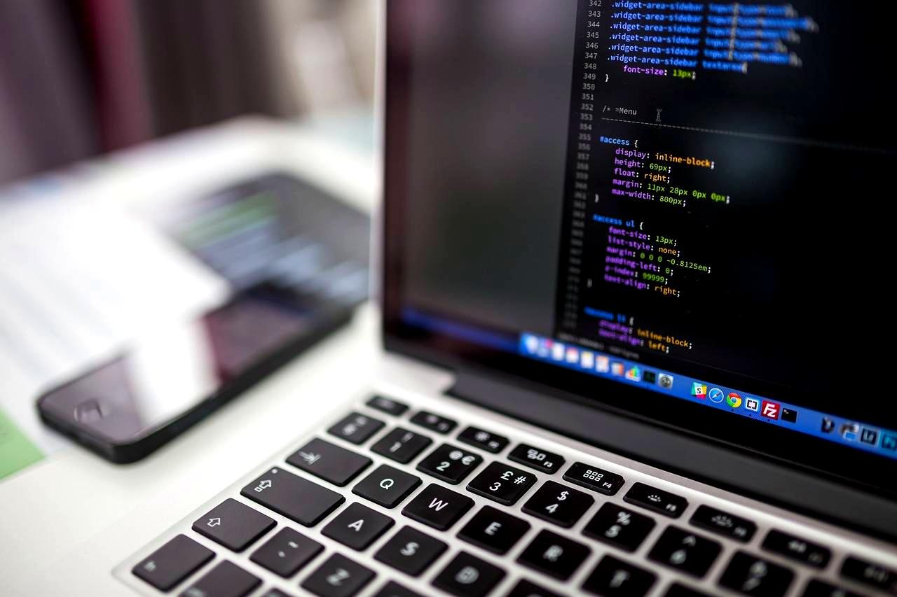 Vimの歴史とモーダル編集の思想を表すコードエディタの画面
