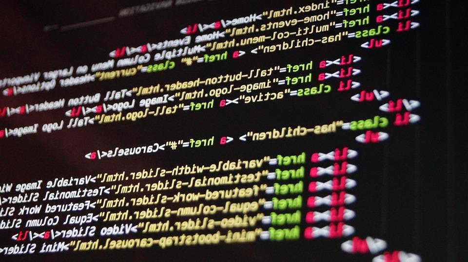C++でのログローテーション実装によるディスク容量枯渇防止とベストプラクティスを解説する画像