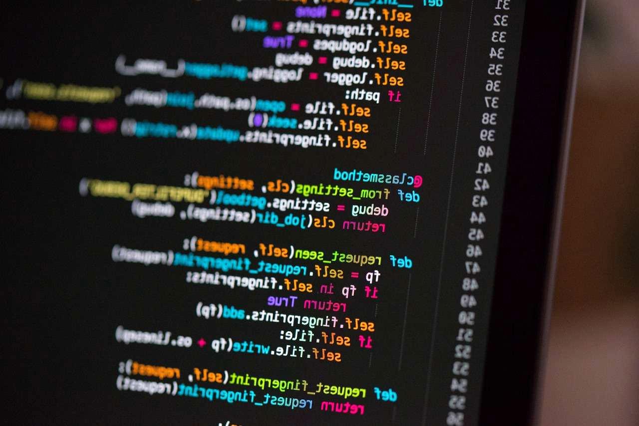 Django ORMの複雑化によるコード保守性の低下を示すイメージ