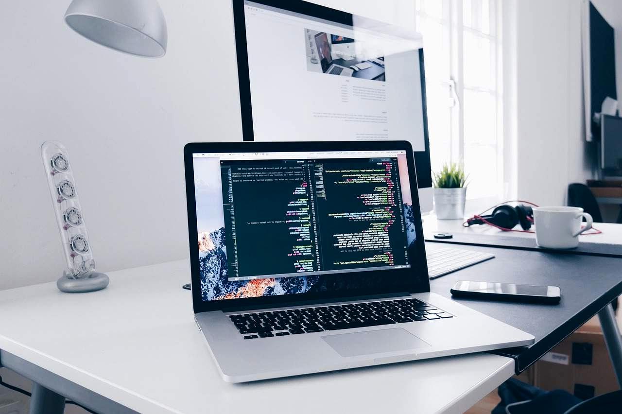 PerlによるWeb開発の歴史と実用的なプログラムのイメージ
