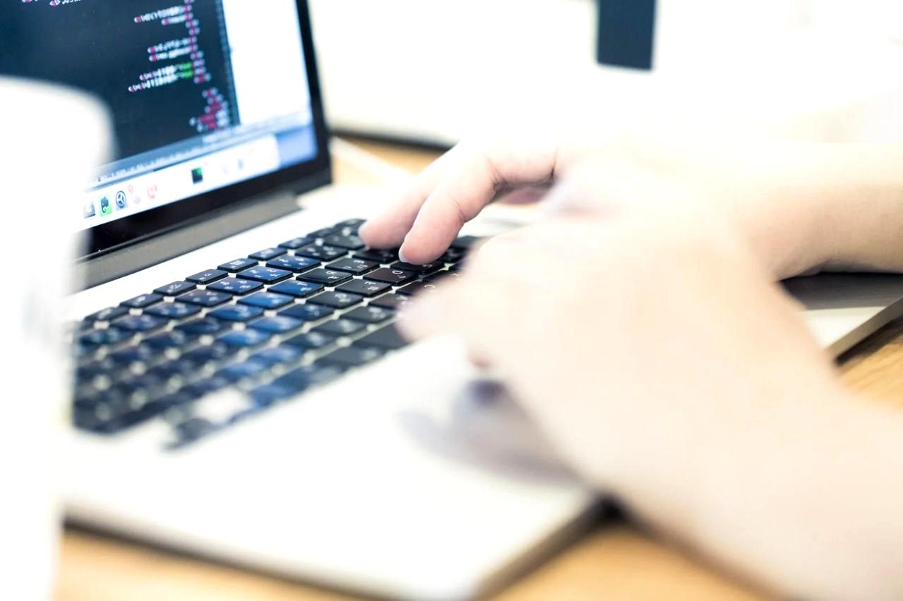 F#を使った実務で役立つデータ加工のテクニックがまとまっている