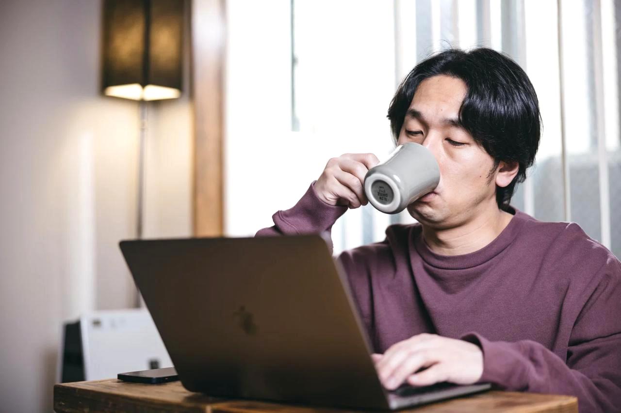 転職や副業や業務効率化でVB.NETとLuaを比較するイメージ