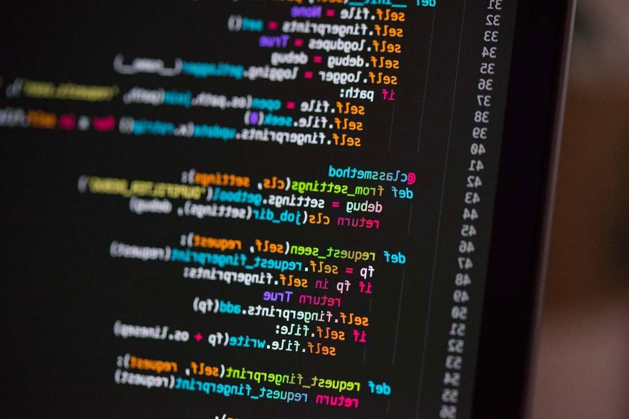 テスト設計の原則をまとめたシンプルなホワイトボード風の図